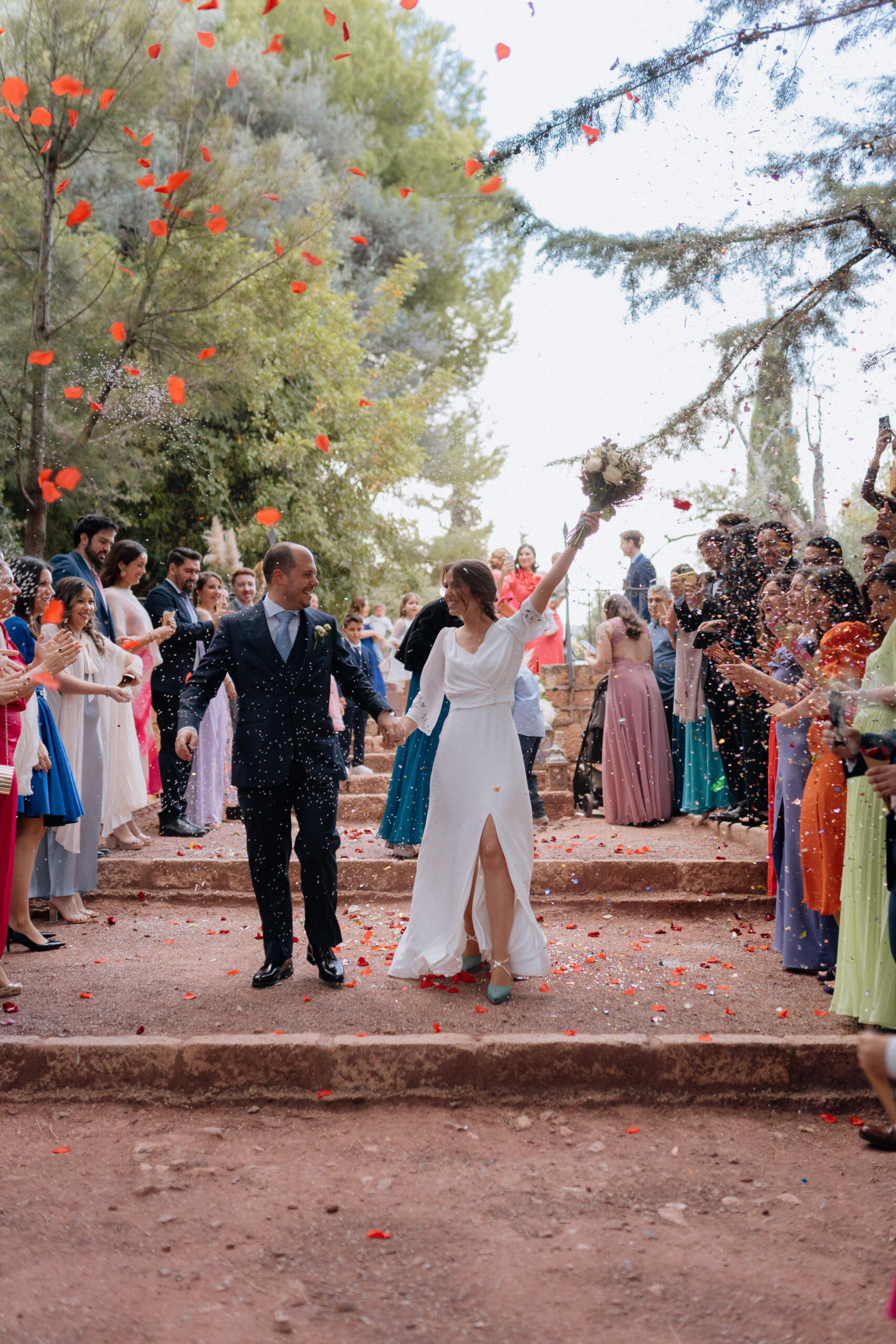 bride-groom-confetti